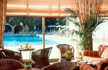 Golden Arches Hotel