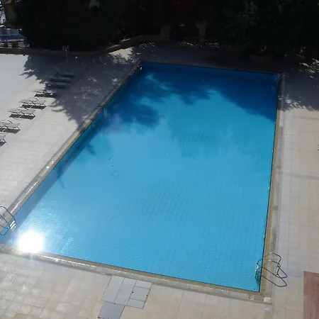 Hotel Golden Arches Limassol