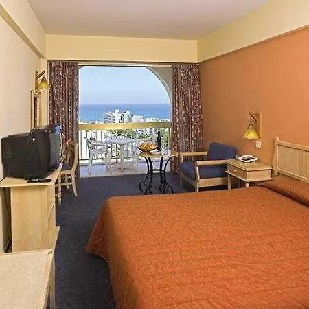 Golden Arches 3* Limassol