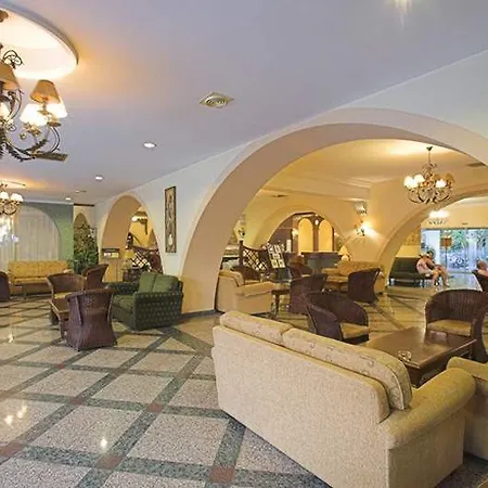 Golden Arches Hotel 3*