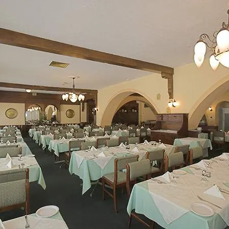 Hotel Golden Arches Limassol